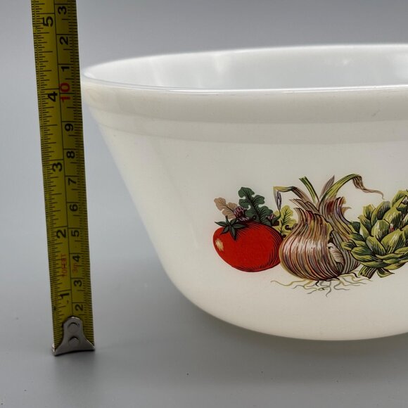Vintage Federal Glass Vegetable Harvest 2 Quart Garden Vegetable Milk Glass Bowl - Picture 10 of 10